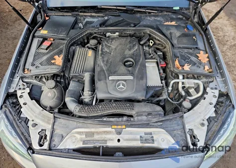 2015 Mercedes-Benz C 300 4Matic z USA, uszkodzony, nr VIN 55SWF4KB7FU005686